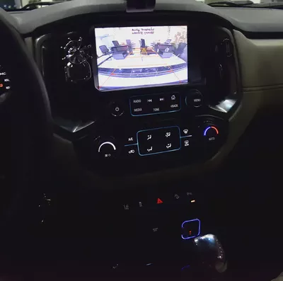 EXCELLENT DEAL for our Chevrolet Trailblazer Z71 ( 2018 Model ) in Blue Color GCC Specs-14
