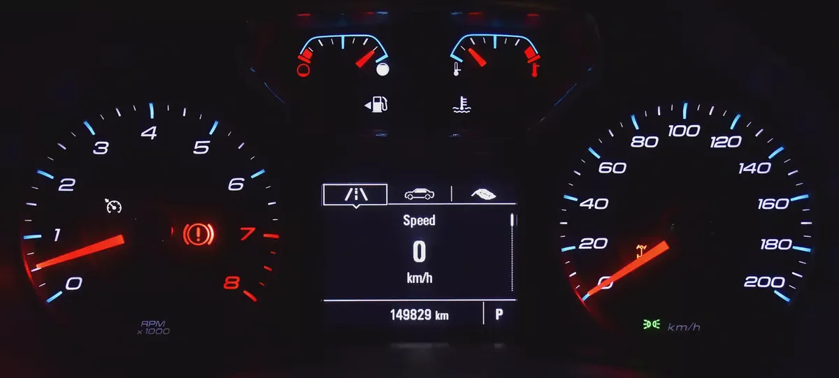 EXCELLENT DEAL for our Chevrolet Trailblazer Z71 ( 2018 Model ) in Blue Color GCC Specs-12-12