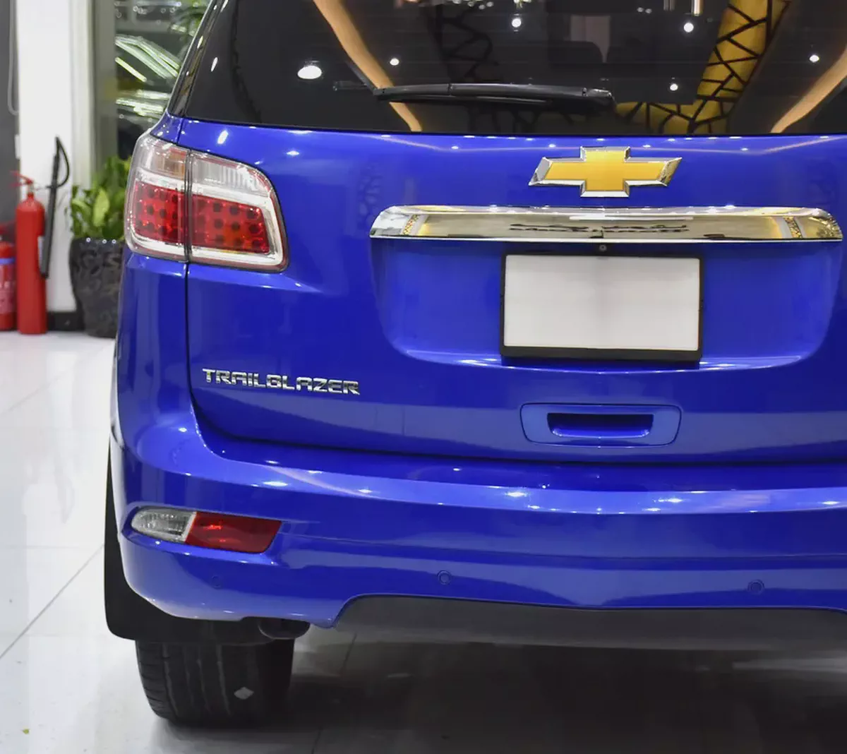 EXCELLENT DEAL for our Chevrolet Trailblazer Z71 ( 2018 Model ) in Blue Color GCC Specs-7-7