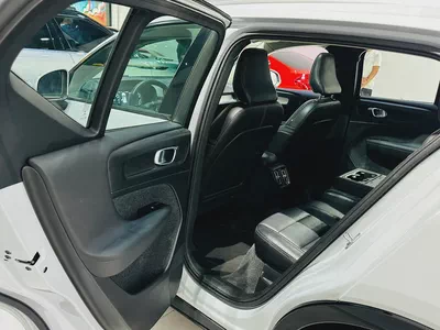 VOLVO XC40 GCC SPECS 2022 MINT CONDITION PANAROMIC ROOF WITH 2 YEARS WARRANTY-15