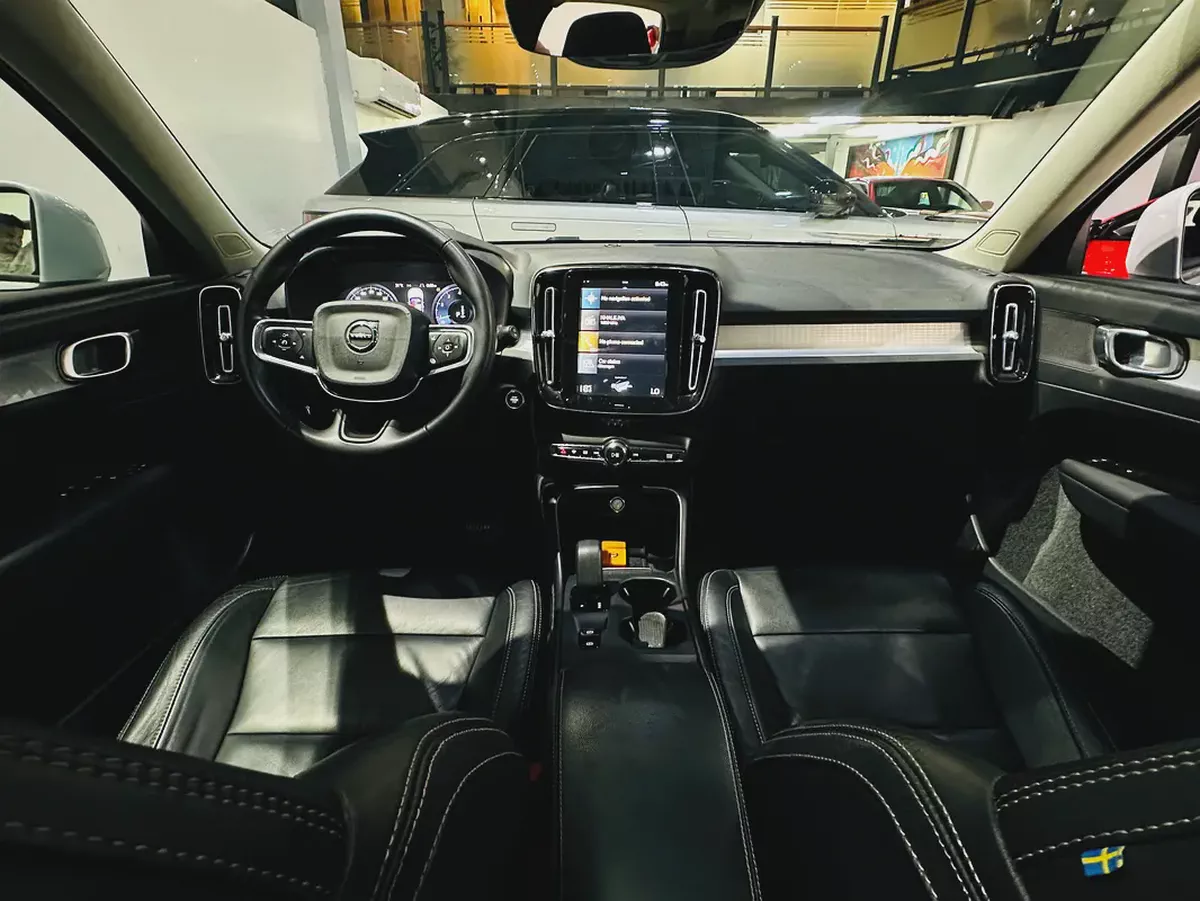 VOLVO XC40 GCC SPECS 2022 MINT CONDITION PANAROMIC ROOF WITH 2 YEARS WARRANTY-9-9