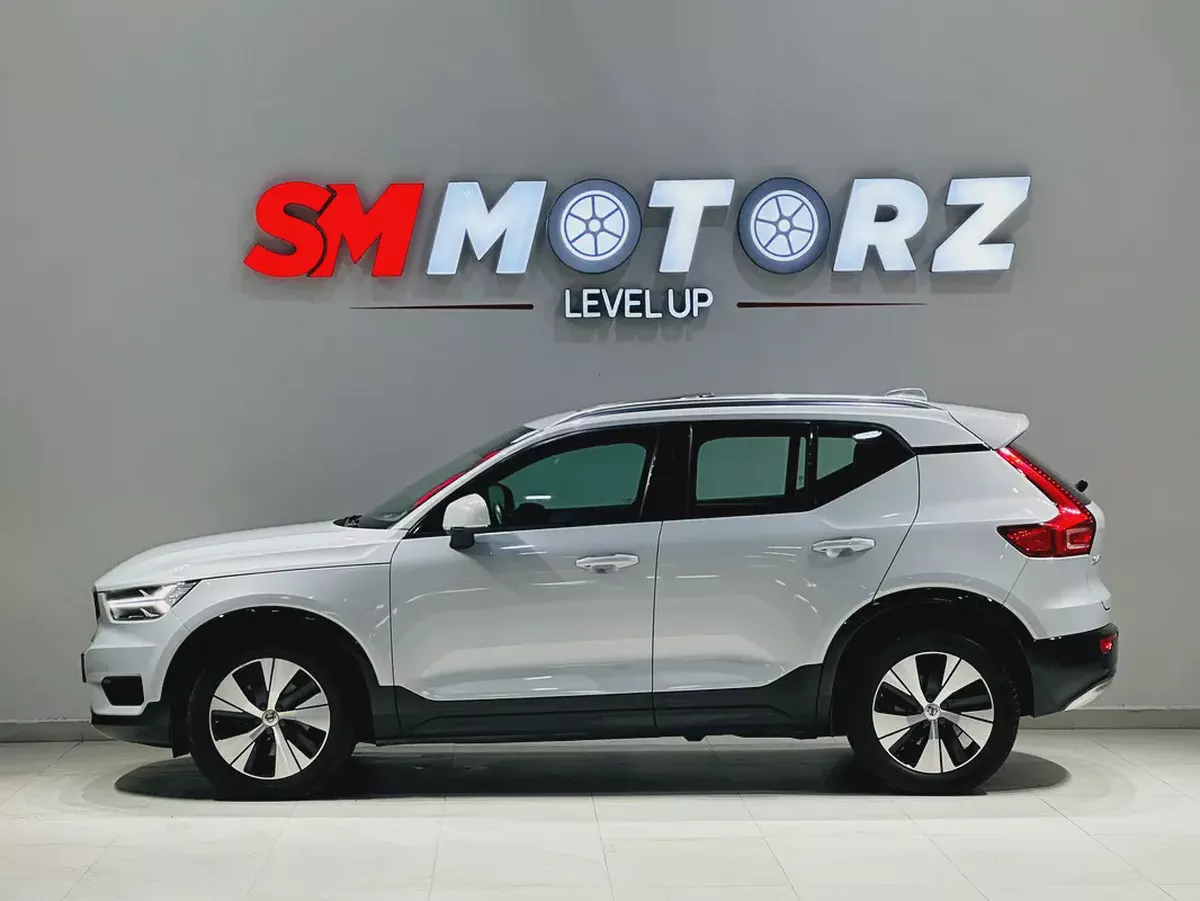 VOLVO XC40 GCC SPECS 2022 MINT CONDITION PANAROMIC ROOF WITH 2 YEARS WARRANTY-4-4