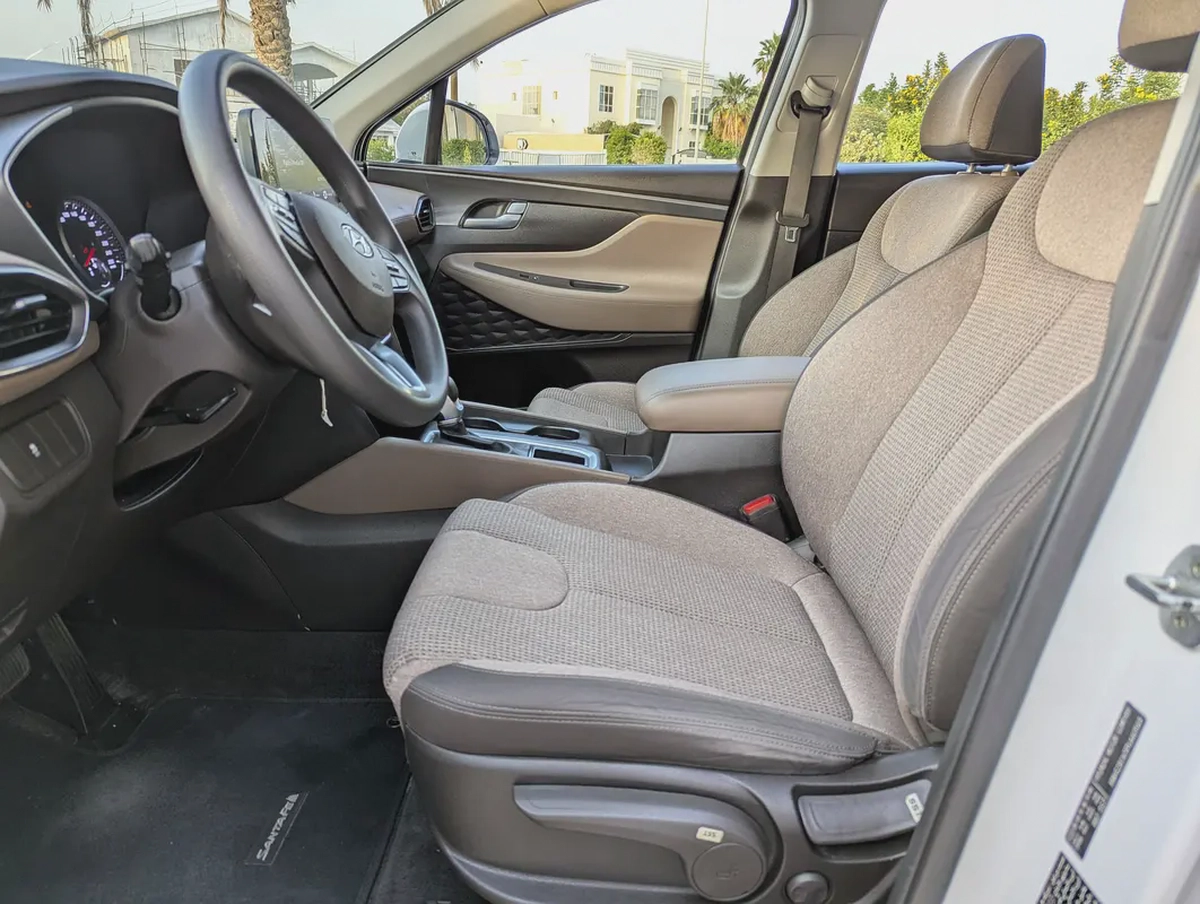 Hyundai Santa Fe 2023 GCC Specs - Pristine Condition Inside Out With Low KM Also Avaliable With Bank