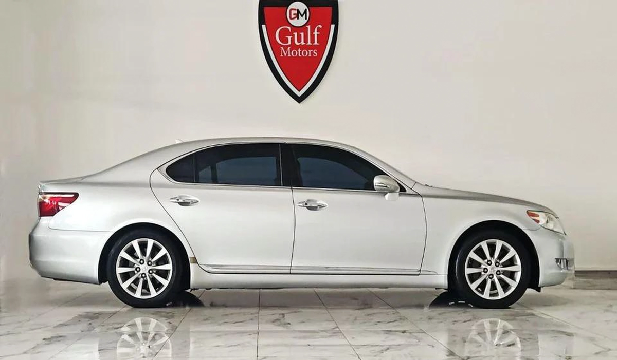 Lexus LS460 PREMIER LWB 4.6L - 8CYL - EXCELLENT CONDITION NO ACCIDENT AMERICAN SPECS CLEAN TITLE