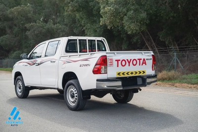 2022 Toyota Hilux GL 2.7L Automatic | GCC Specs Dual-Cab Pickup  Four Wheel Drive-5