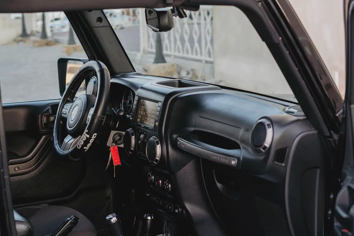 JEEP WRANGLER UNLIMTED 2017-13-13