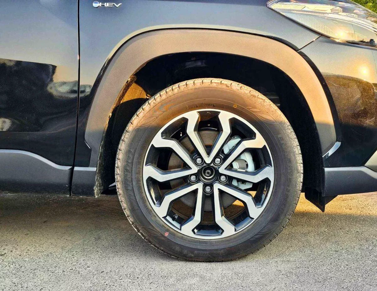 Toyota Frontlander LUXURY || 2.0L HYBRID V4 || RADAR / SUNROOF / DRIVER POWER SEATS (CODE#FRLX)-6-0