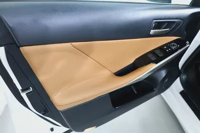 Stunning Lexus IS 300 2019 | GCC Specs | Low Mileage | Excellent Condition-8