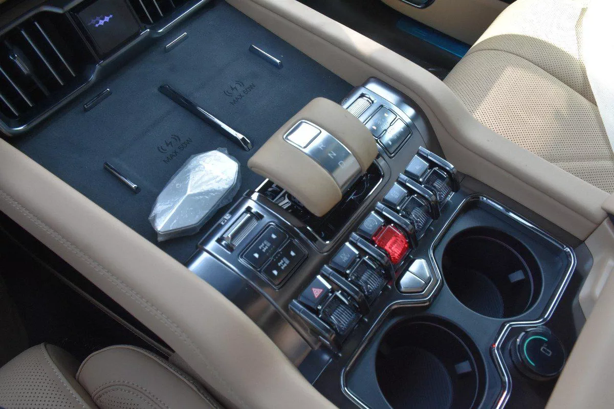 LEOPARD 8 FLAGSHIP 7 SEATS PHEV 2025 | BLACK-16-16