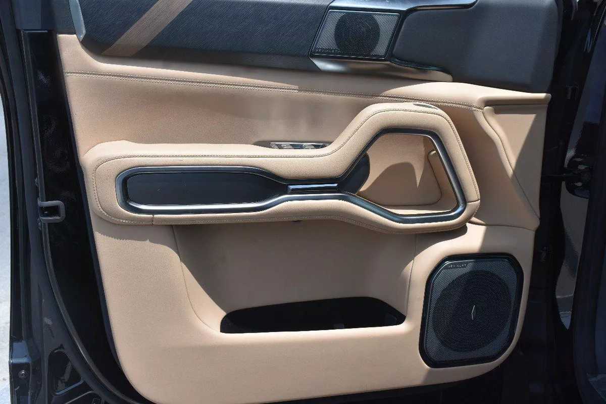LEOPARD 8 FLAGSHIP 7 SEATS PHEV 2025 | BLACK-3-3