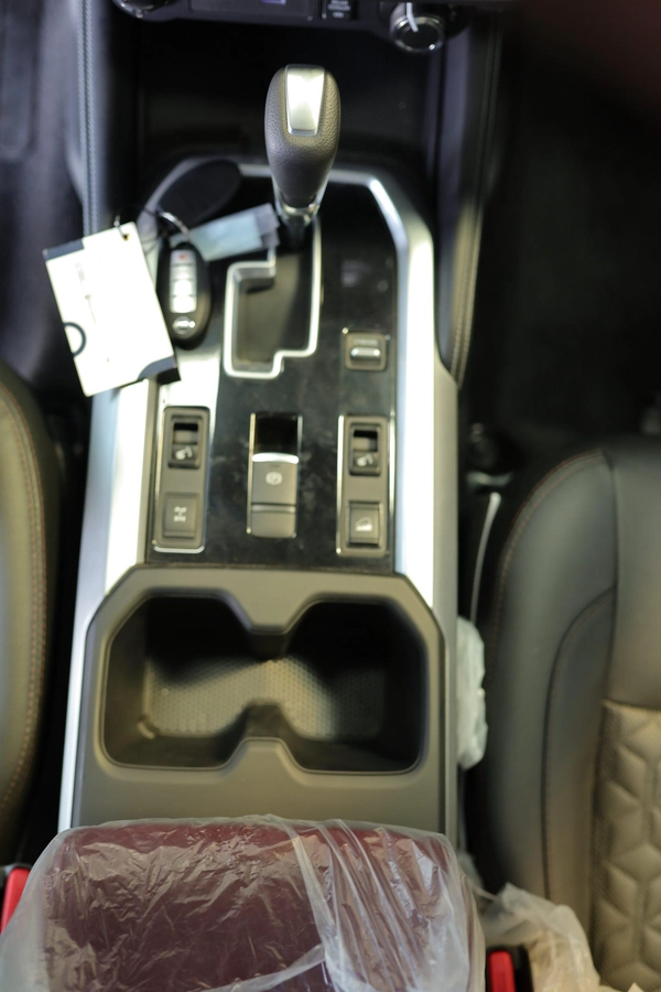 NISSAN XTERRA 2.5L 7AT 4W 7S PETROL PREMIUM