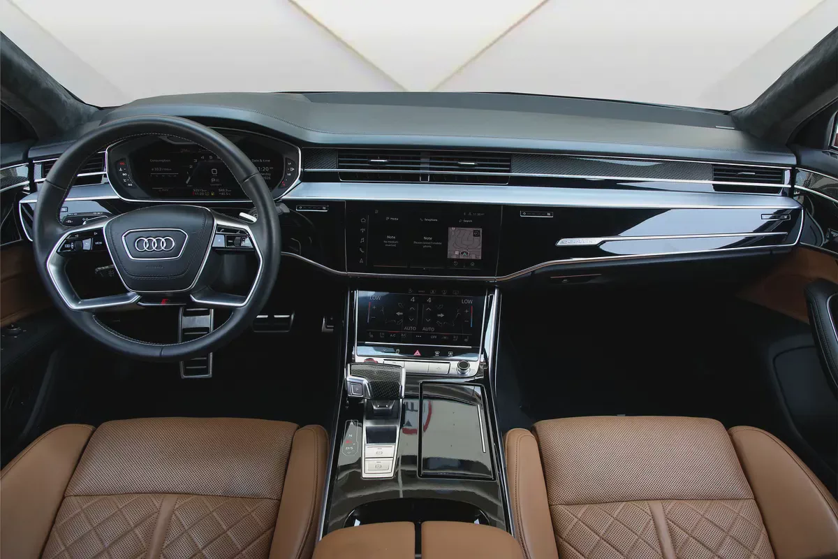 AUDI S8 4.0 TFSI QUATTRO  2021 - GCC - UNDER DEALER WARRANTY - CARBON EDITION - FULLY LOADED-11-11