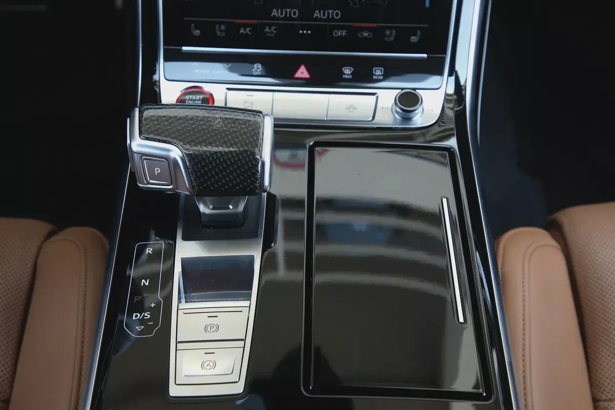 AUDI S8 4.0 TFSI QUATTRO  2021 - GCC - UNDER DEALER WARRANTY - CARBON EDITION - FULLY LOADED-16-16