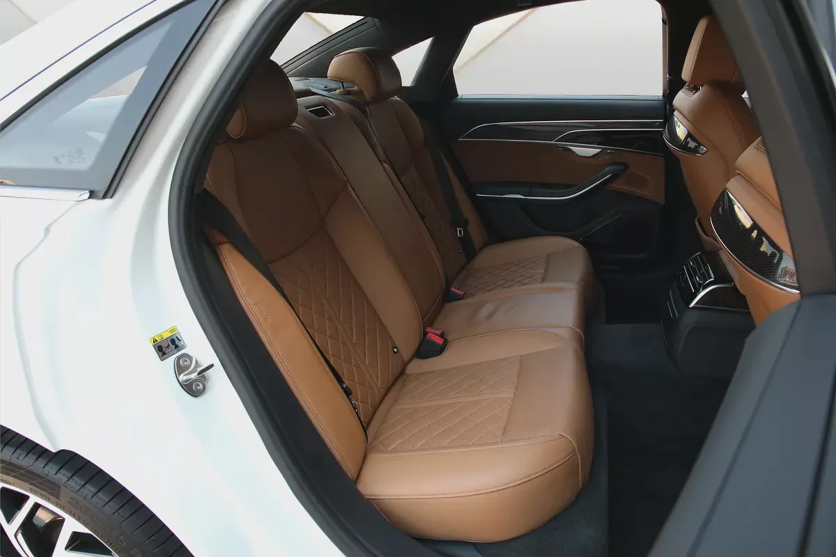 AUDI S8 4.0 TFSI QUATTRO  2021 - GCC - UNDER DEALER WARRANTY - CARBON EDITION - FULLY LOADED-19-19