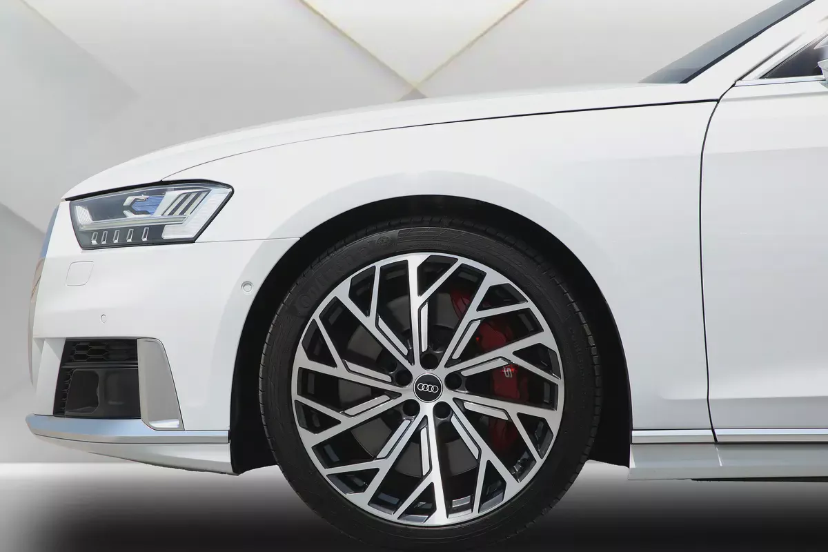 AUDI S8 4.0 TFSI QUATTRO  2021 - GCC - UNDER DEALER WARRANTY - CARBON EDITION - FULLY LOADED-6-6