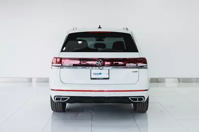 VOLKSWAGEN WARRANTY JAN 2027 / UNLIMITED KMS | GCC | R-LINE 2.0L | AED 2,580 PM-4