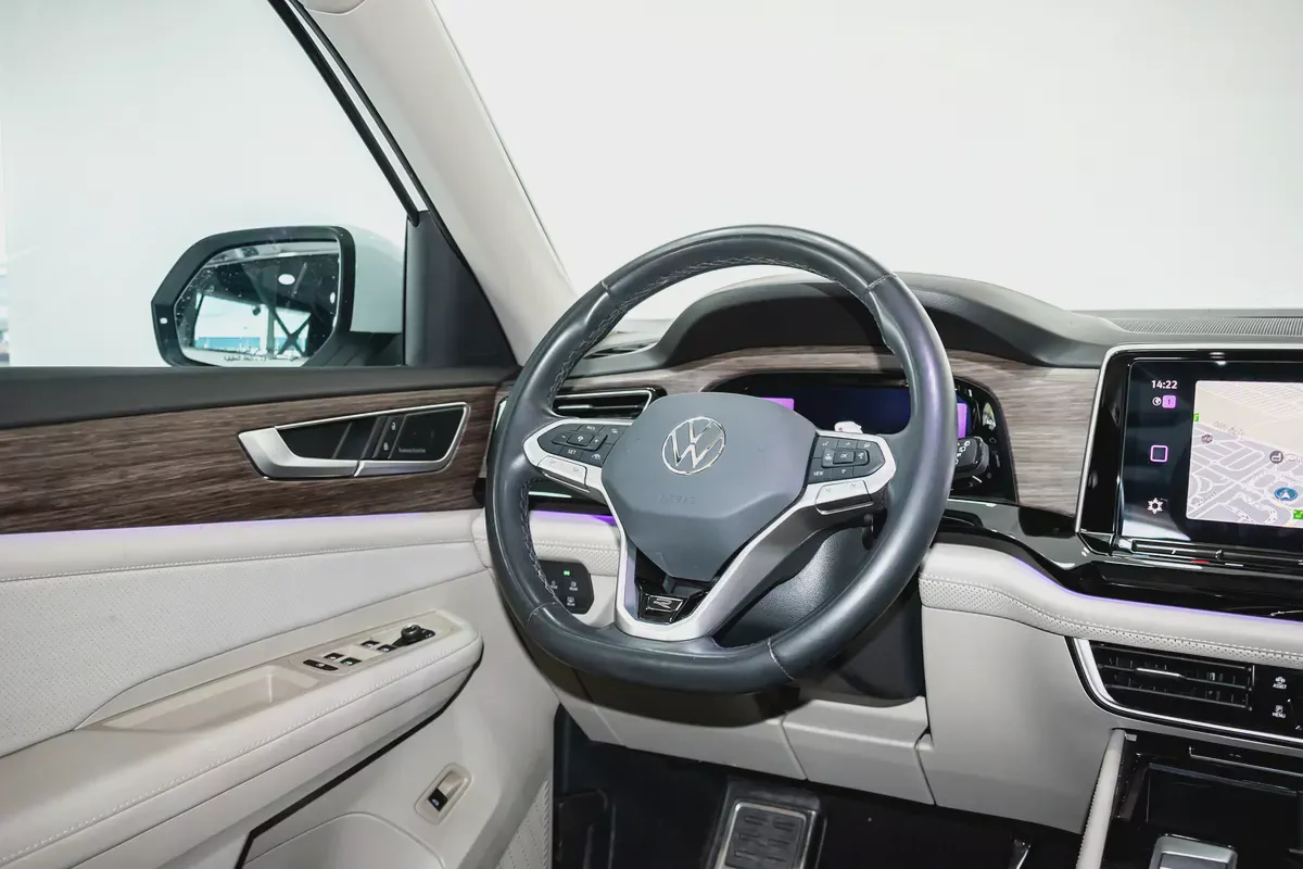 VOLKSWAGEN WARRANTY JAN 2027 / UNLIMITED KMS | GCC | R-LINE 2.0L | AED 2,580 PM-10-10