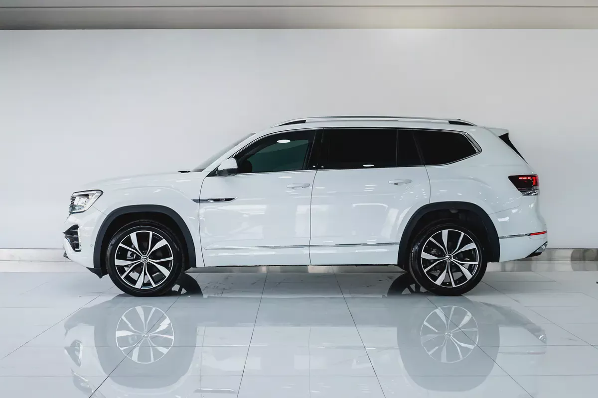 VOLKSWAGEN WARRANTY JAN 2027 / UNLIMITED KMS | GCC | R-LINE 2.0L | AED 2,580 PM-6-6