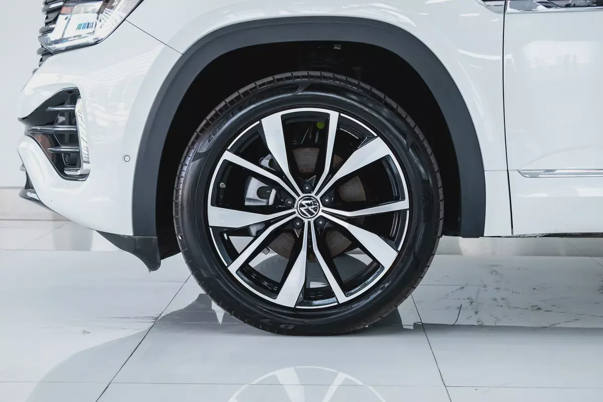 VOLKSWAGEN WARRANTY JAN 2027 / UNLIMITED KMS | GCC | R-LINE 2.0L | AED 2,580 PM-7-7