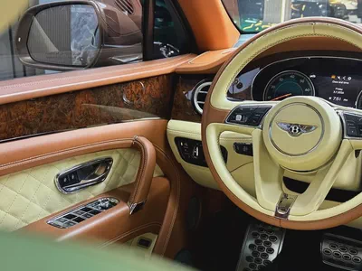 Bentley Bentayga W12 Mulliner 2017 | GCC Specs | Pristine Condition-9