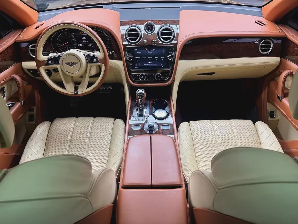 Bentley Bentayga W12 Mulliner 2017 | GCC Specs | Pristine Condition-12-12