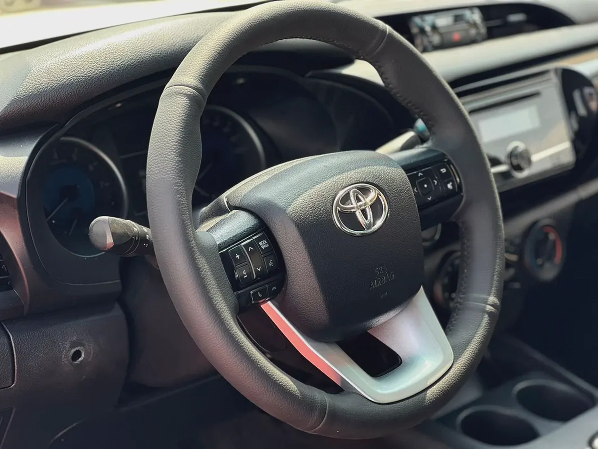 2019 | Toyota Hilux | 4X2 | Full Automatic | Ref#965-14-14