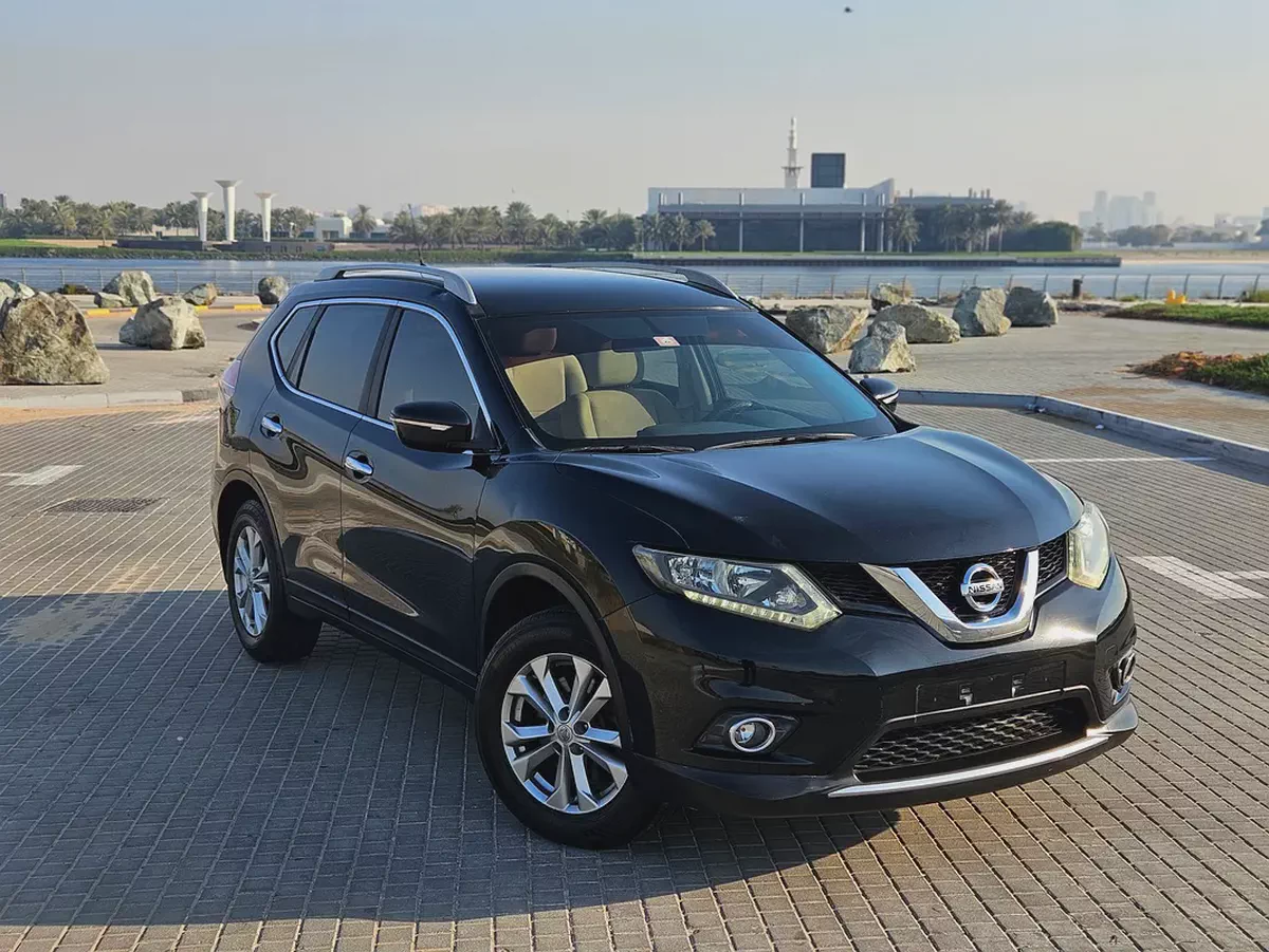 Nissan X-Trail 2015 GCC 4X4 Very Neat And Clean With Low KM Premium Condition Family SUV-5-5