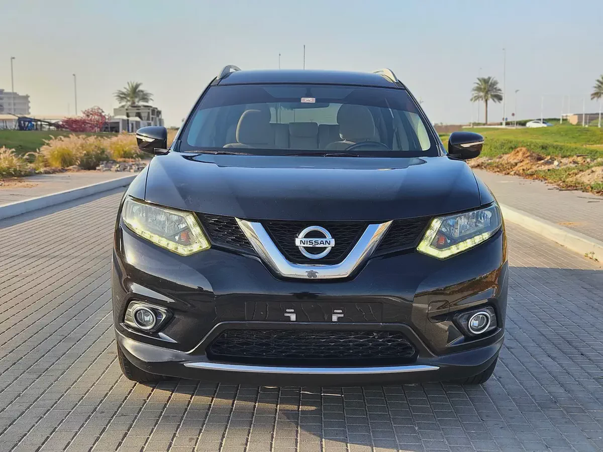 Nissan X-Trail 2015 GCC 4X4 Very Neat And Clean With Low KM Premium Condition Family SUV-6-6