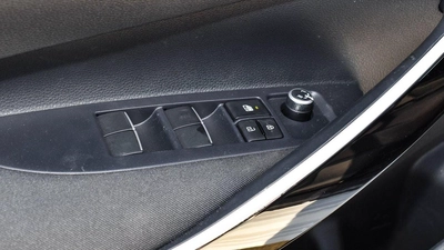 Toyota Corolla 1.8L Hybrid-5