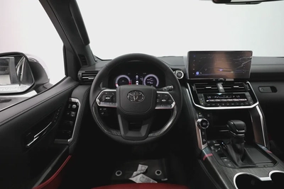 Toyota Land Cruiser VXR-13