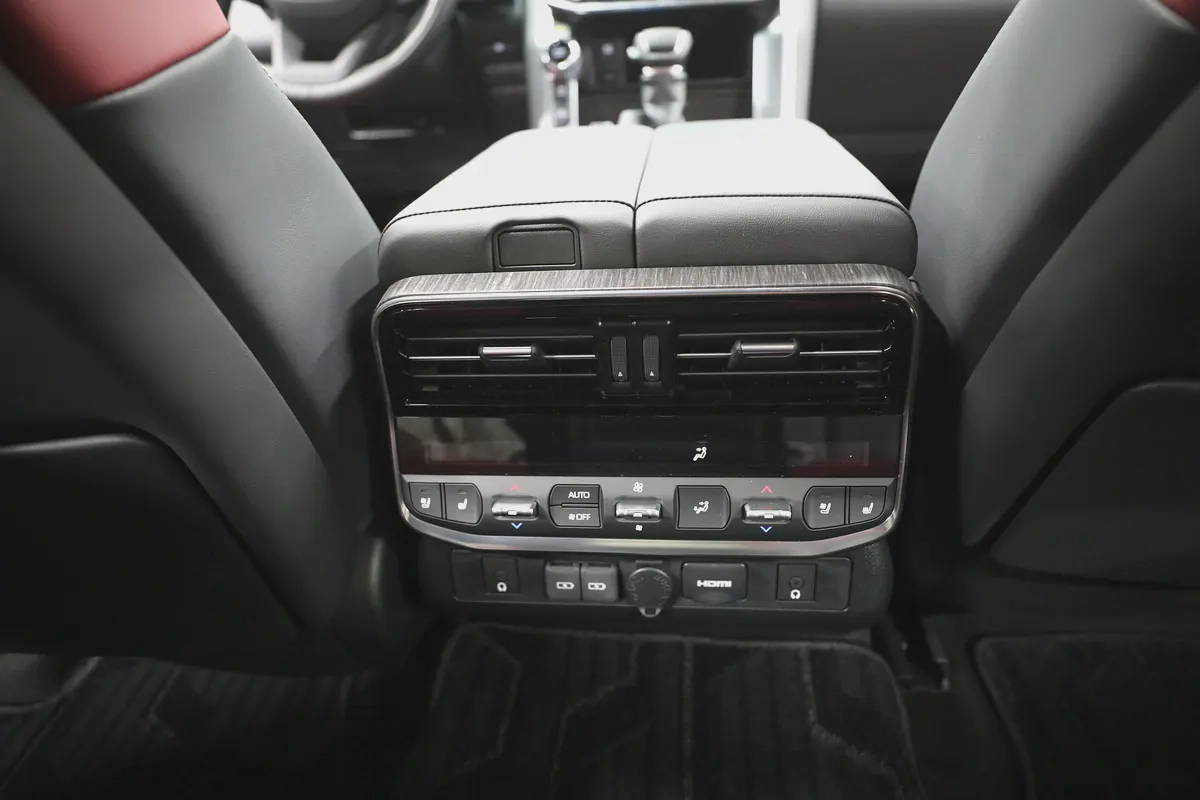 Toyota Land Cruiser VXR-17-17