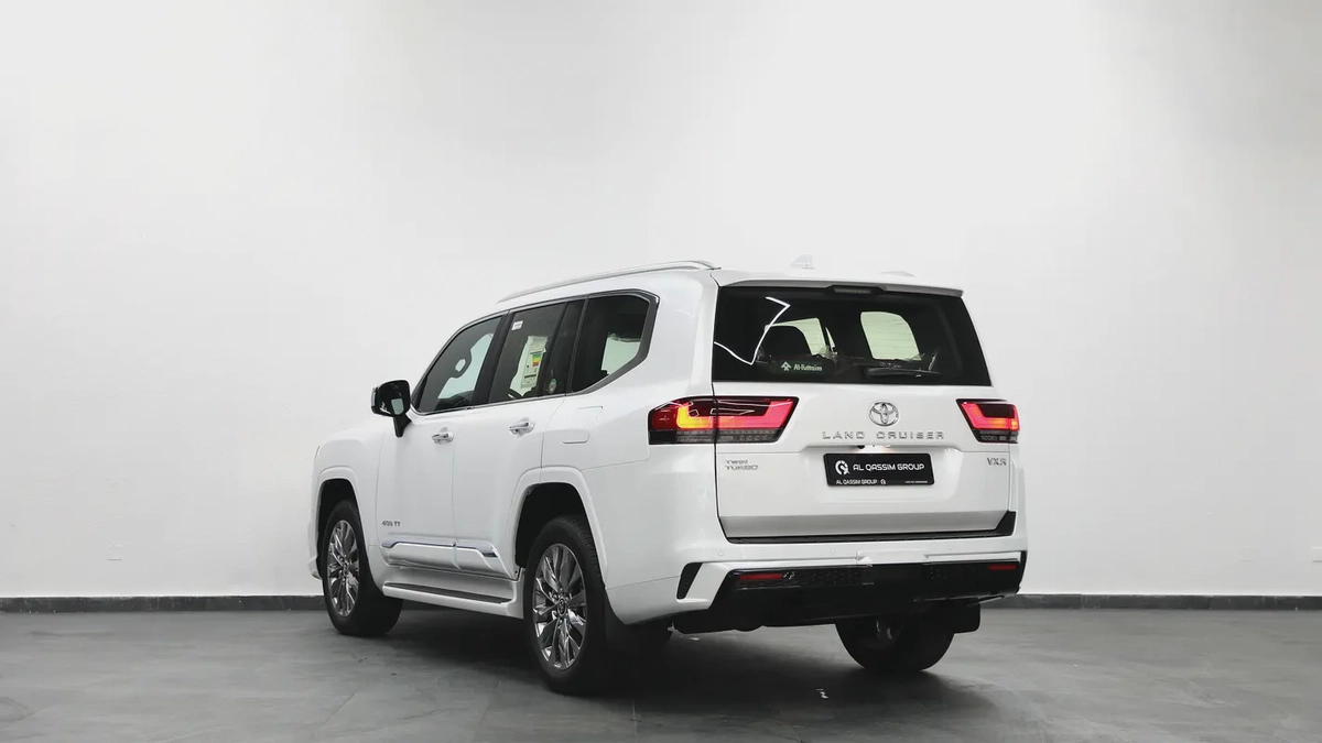 Toyota Land Cruiser VXR-3-3