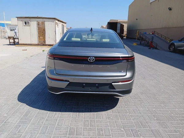 Toyota Crown 2.5L Full Option GCC 2026 0 KM For Export
