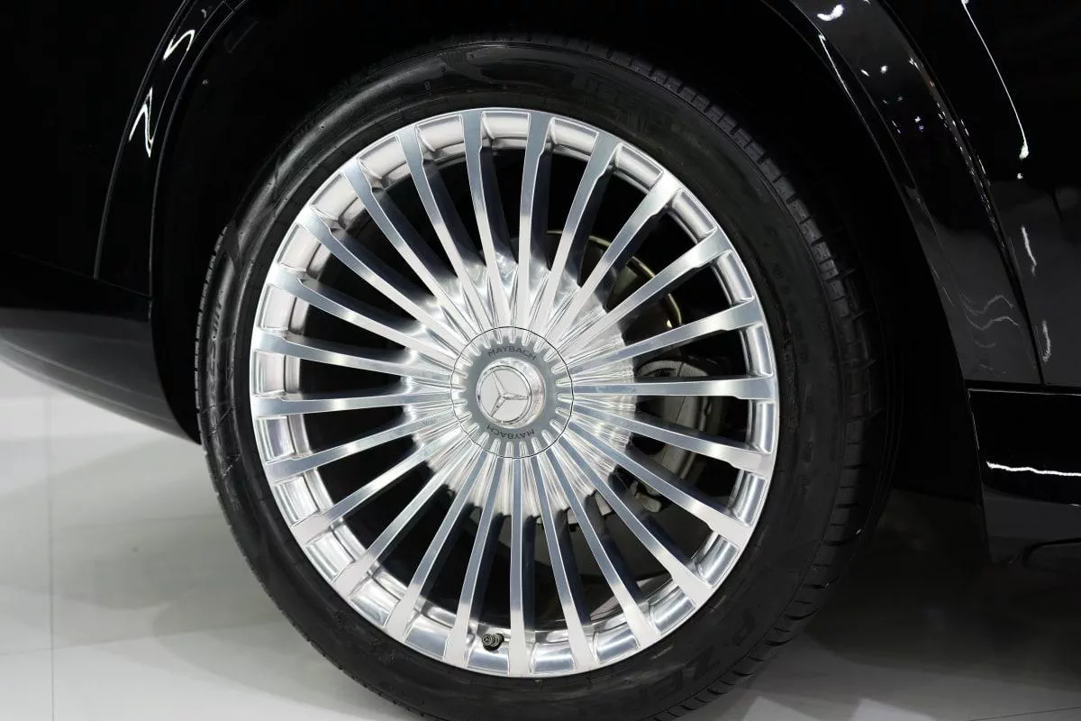 Mercedes-Benz Maybach GLS 600-2-2