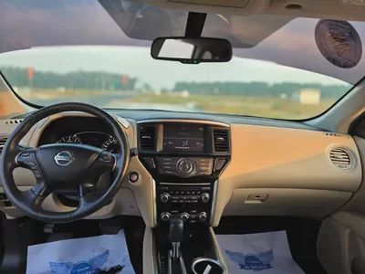 2018 Nissan Pathfinder LE GCC Specs-16