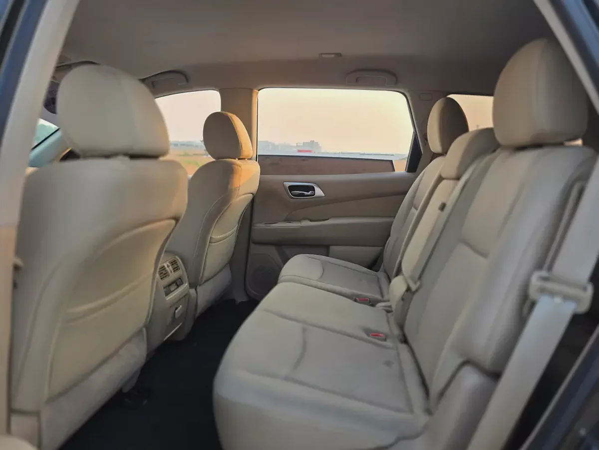 2018 Nissan Pathfinder LE GCC Specs-13-13