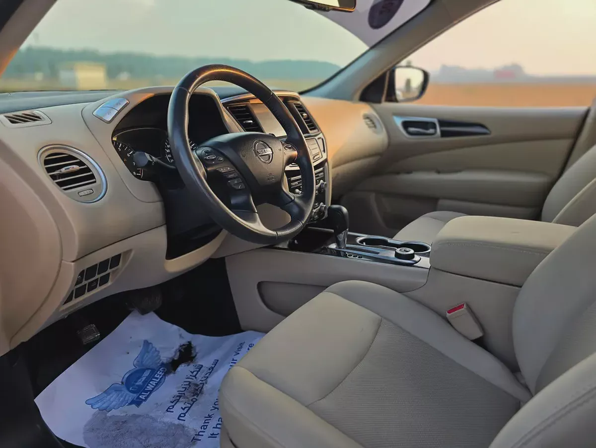 2018 Nissan Pathfinder LE GCC Specs-5-5