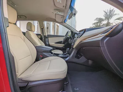 Hyundai Santa Fe 2016 GCC Mint Condition With Beige Interior Super 7 Seater Family SUV-7