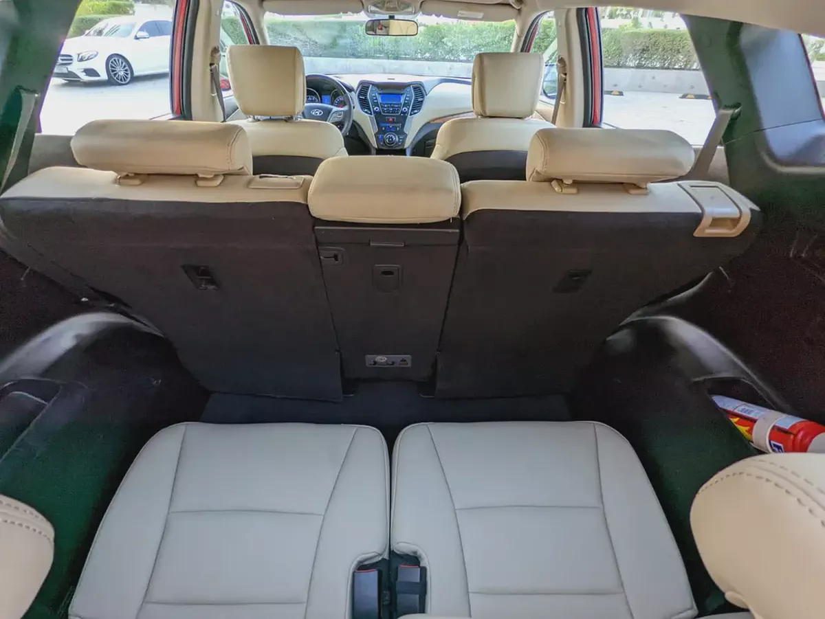 Hyundai Santa Fe 2016 GCC Mint Condition With Beige Interior Super 7 Seater Family SUV-13-13