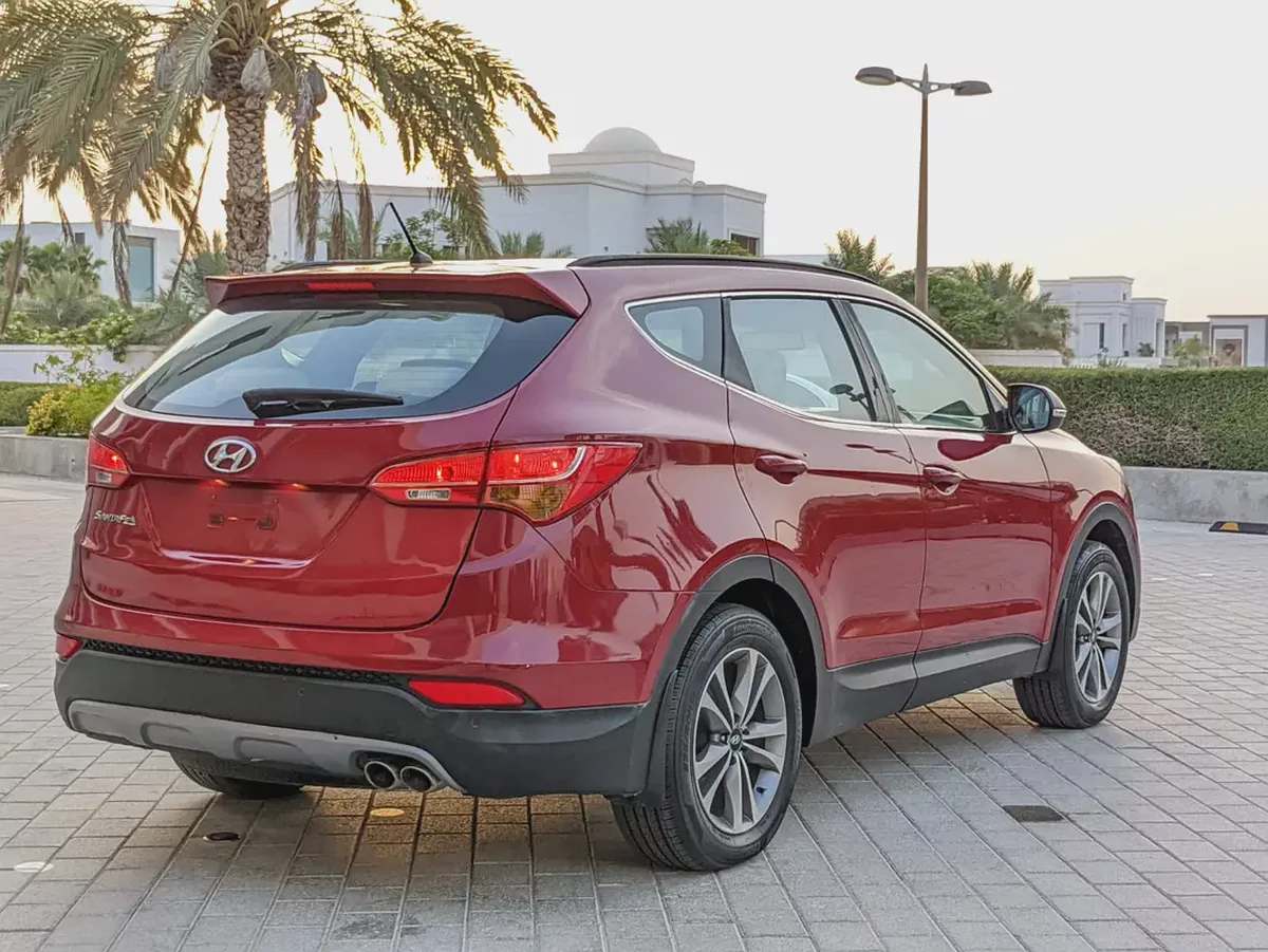 Hyundai Santa Fe 2016 GCC Mint Condition With Beige Interior Super 7 Seater Family SUV-14-14