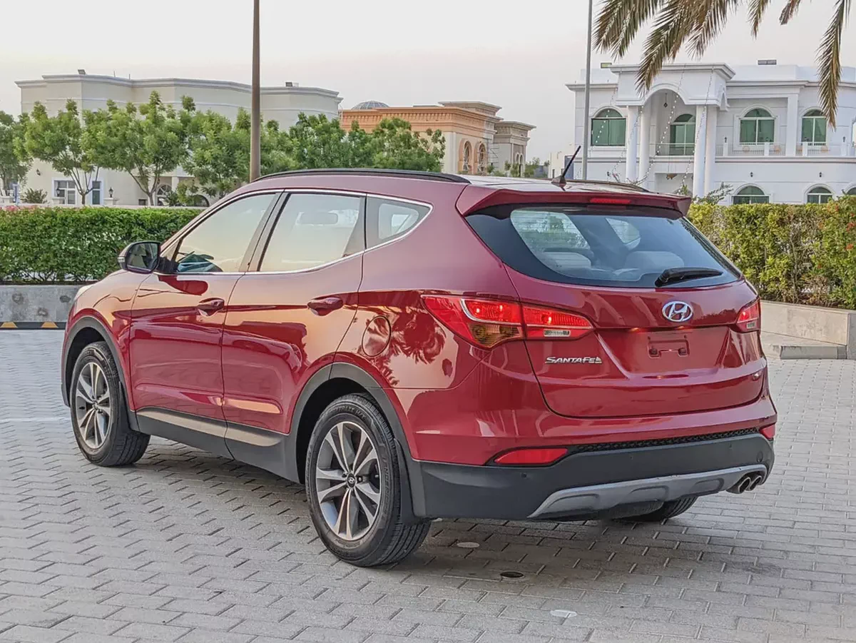 Hyundai Santa Fe 2016 GCC Mint Condition With Beige Interior Super 7 Seater Family SUV-17-17