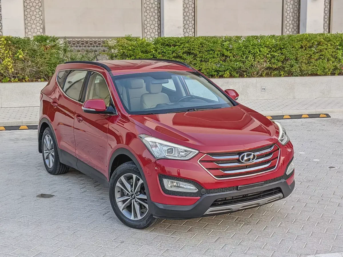 Hyundai Santa Fe 2016 GCC Mint Condition With Beige Interior Super 7 Seater Family SUV-4-4