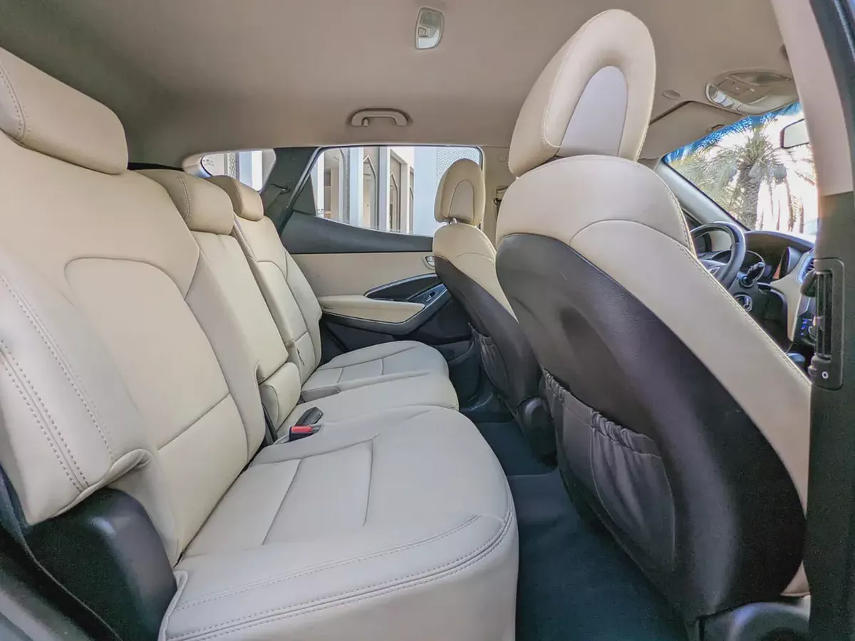 Hyundai Santa Fe 2016 GCC Mint Condition With Beige Interior Super 7 Seater Family SUV-8-8