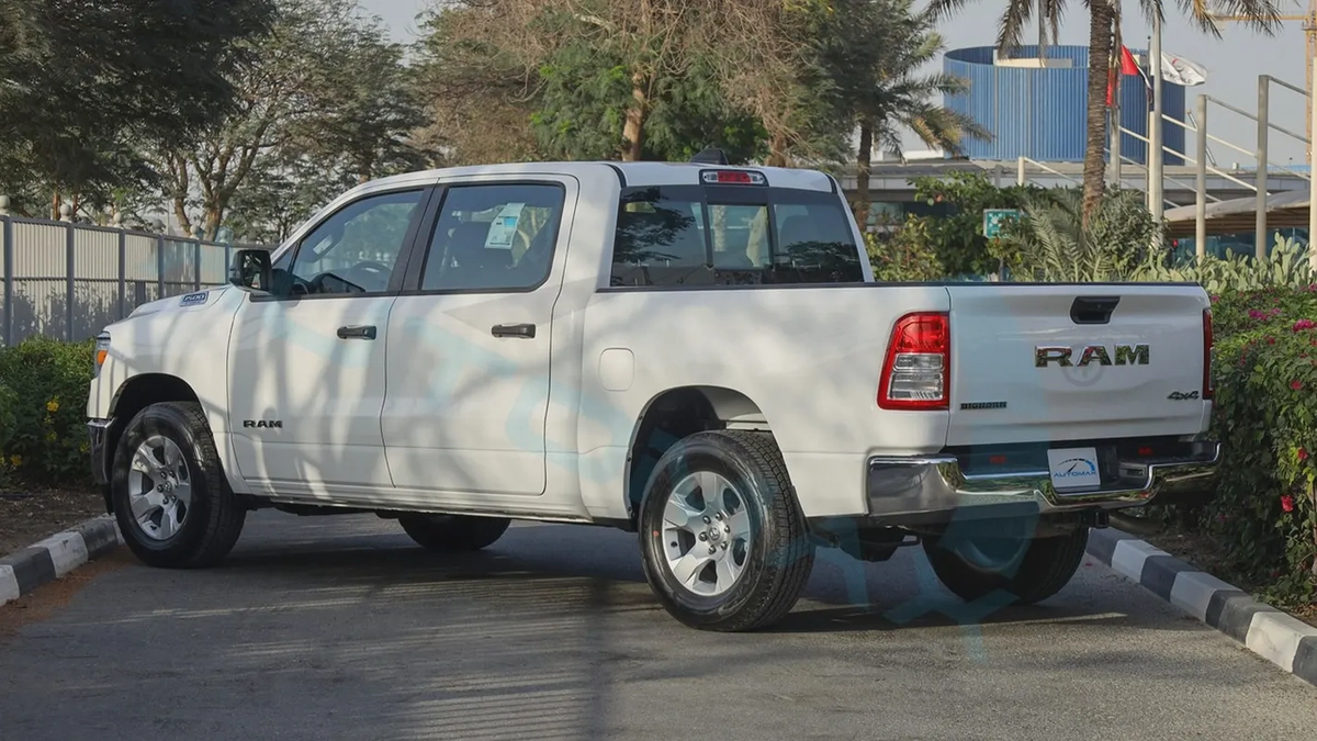 2023 Ram 1500 Bighorn eTorque 3.6L V6 GCC 0Km With 3 Years Or 100K Km Warranty-4-4