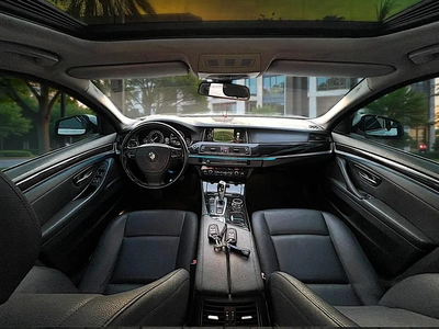 BMW 5 SERIES | 520i |EXCLUSIVE | 2015 GCC | ORIGINAL PAINT-17