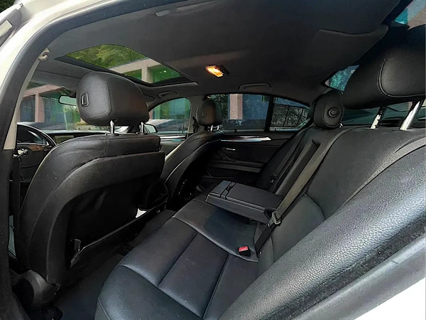 BMW 5 SERIES | 520i |EXCLUSIVE | 2015 GCC | ORIGINAL PAINT