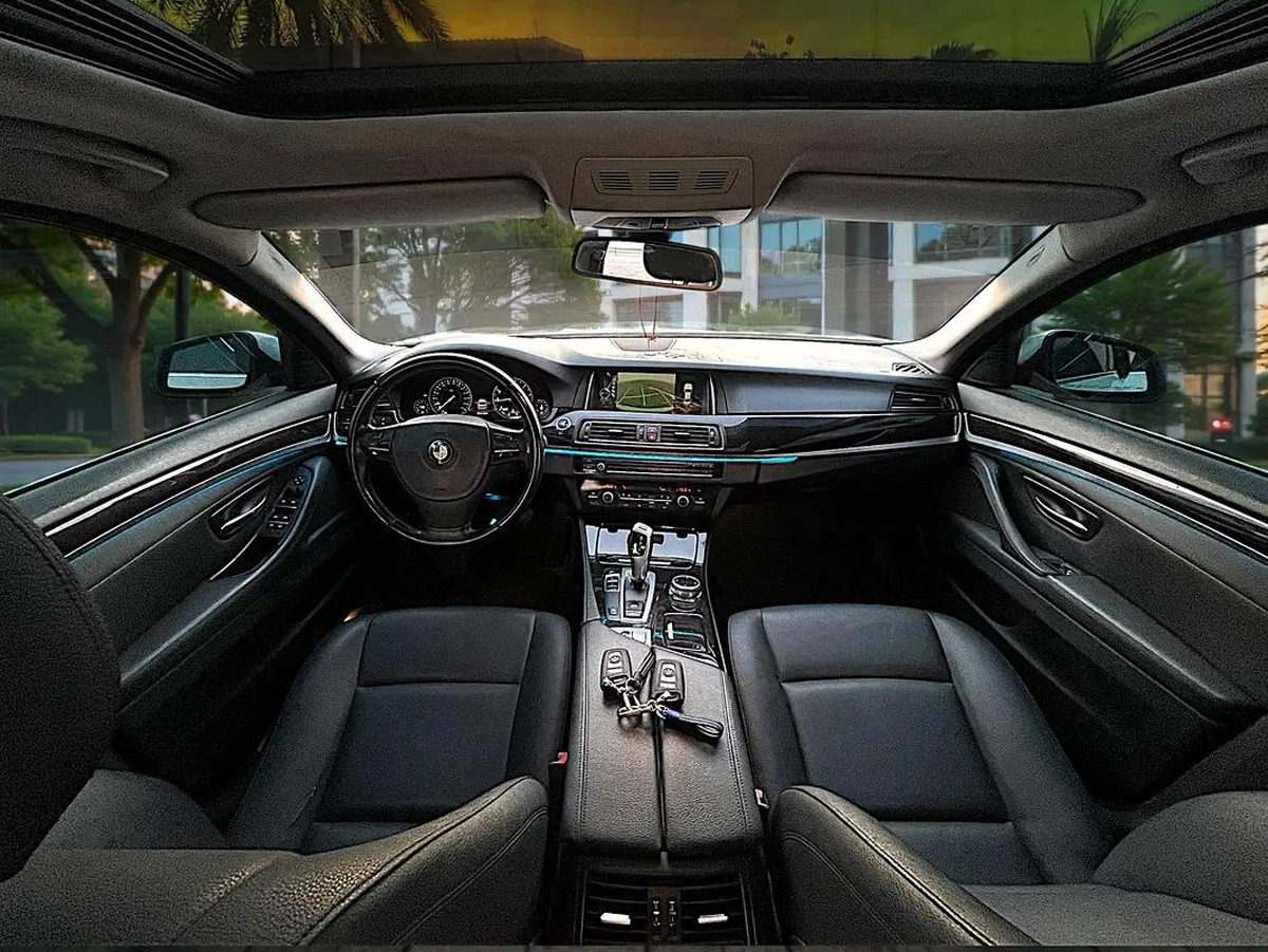 BMW 5 SERIES | 520i |EXCLUSIVE | 2015 GCC | ORIGINAL PAINT-17-17