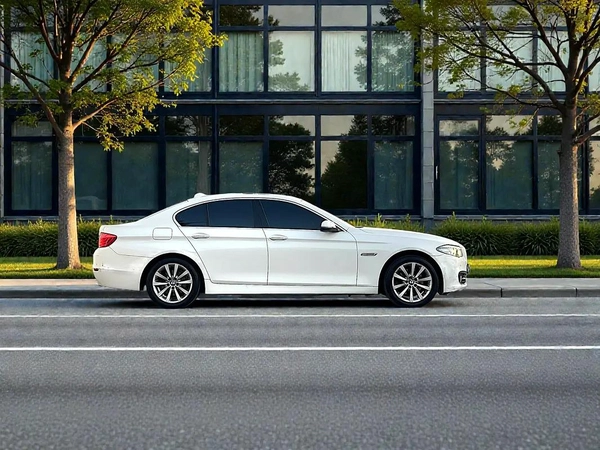 BMW 5 SERIES | 520i |EXCLUSIVE | 2015 GCC | ORIGINAL PAINT