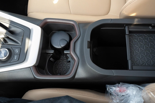 TOYOTA RAV4 2.5L AWD 2025 | GCC SPECS | EXPORT READY