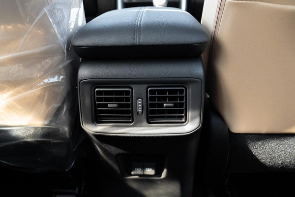 TOYOTA RAV4 2.5L AWD 2025 | GCC SPECS | EXPORT READY